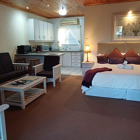 Culdesac Guesthouse Оудсхорн Екстериор снимка
