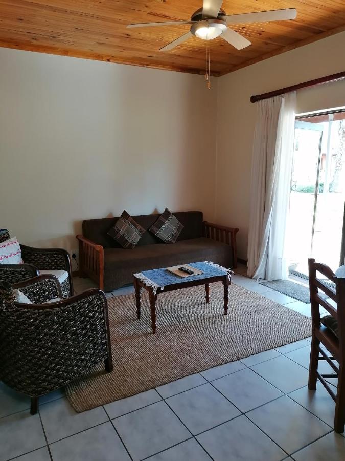 Culdesac Guesthouse Оудсхорн Екстериор снимка