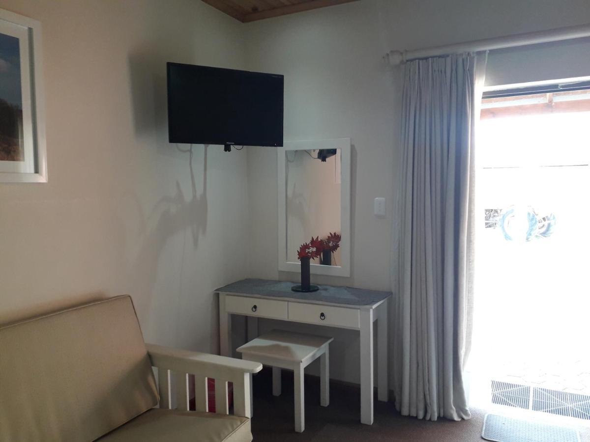 Culdesac Guesthouse Оудсхорн Екстериор снимка